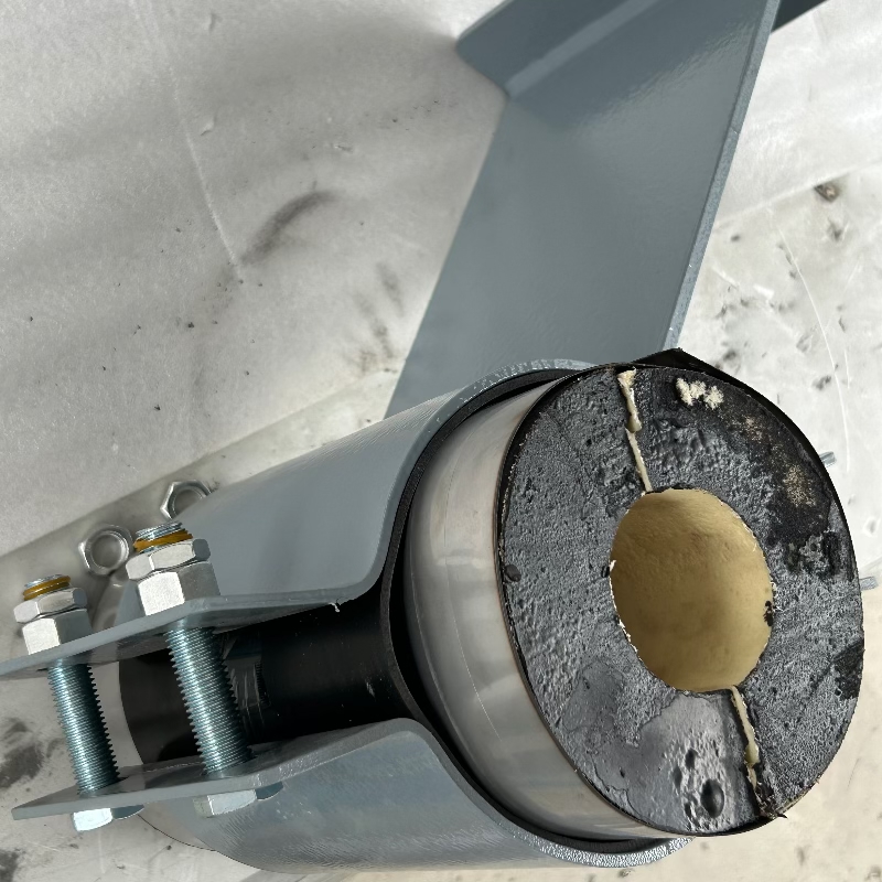 Small High Density Cyrogenic Pipe Support With Aluminum for Insulation